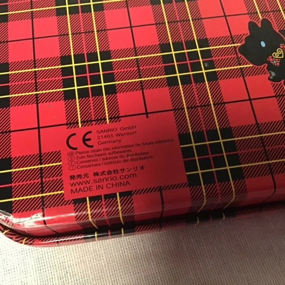 VTG Rare 1976-2003 Sambrio Hello Kitty Scottie Dog Red Plaid Metal Box, w/ Tray.